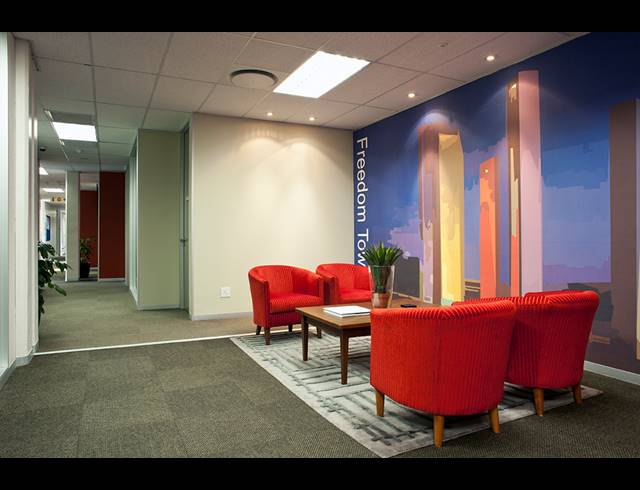 7,296M² OFFICE FOR SALE IN LONGMEADOW
